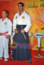 Akshay Kumar honoured with a Katana and a sixth degree Black Belt in Kuyukai Gojuryu Karate in Novotel on 12th Oct 2009 (30).JPG